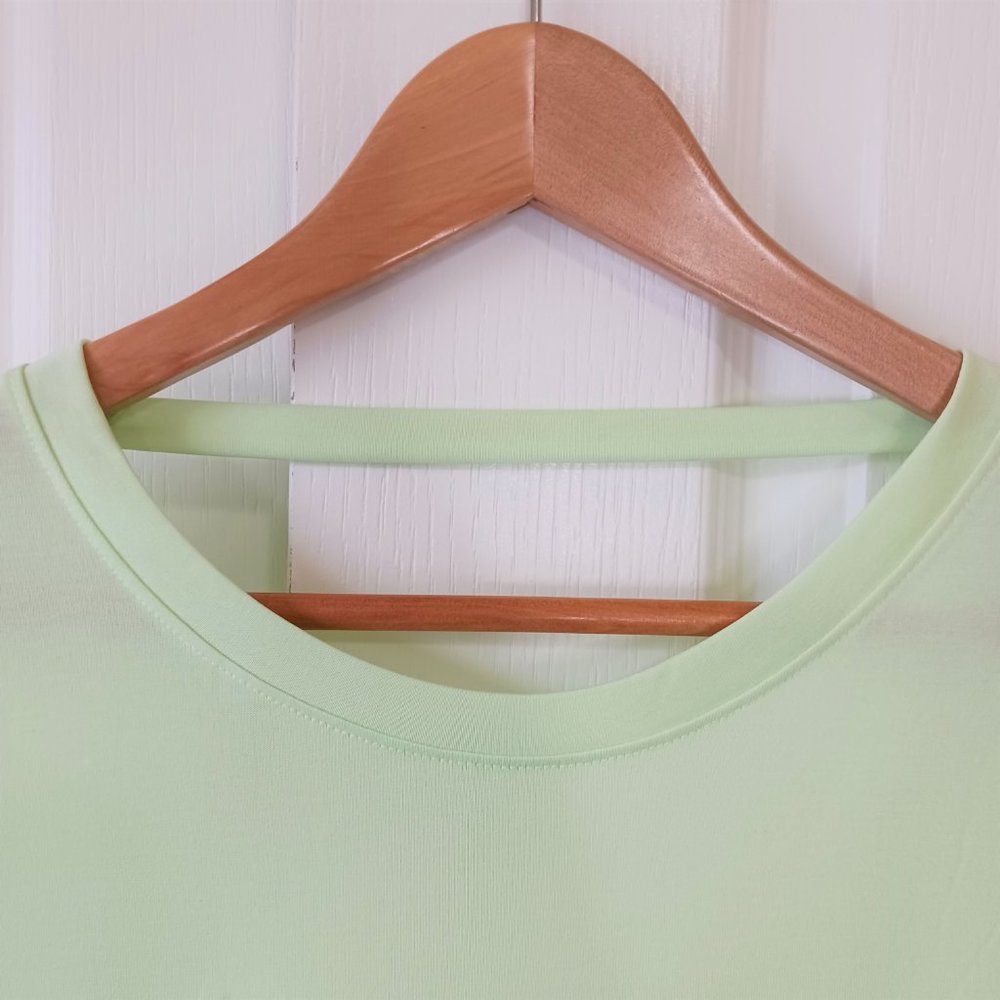 Banana Republic Women's Sandwash Modal Green Short Sleeve Back Drape Top Size L - Picture 3 of 9